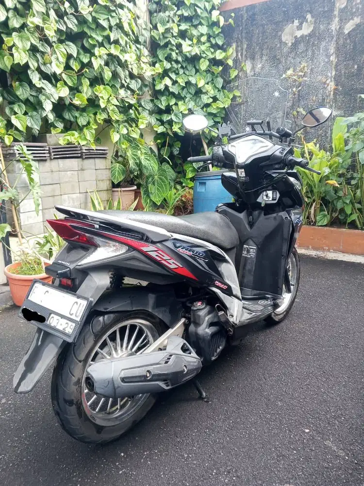 Dijual Honda Vario KZR ISS CBS Tahun 2014 Tangan Pertama
