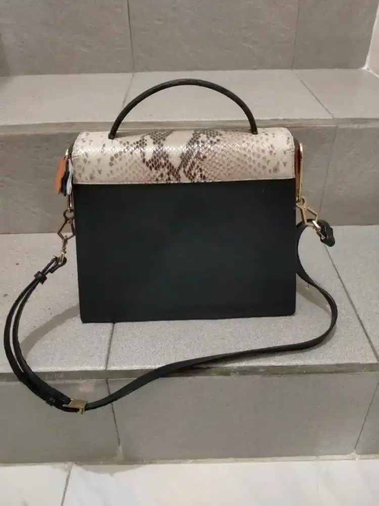 Tas selempang kulit Wanita