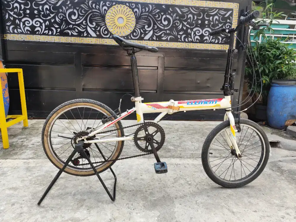 Sepeda lipat element city ukuran 20