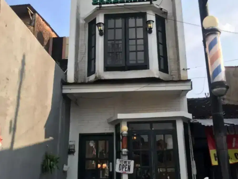 Dijual Ruko 2,5 lantai dengan lokasi sangat strategis jl kusumanegara rejowinangun kotagede