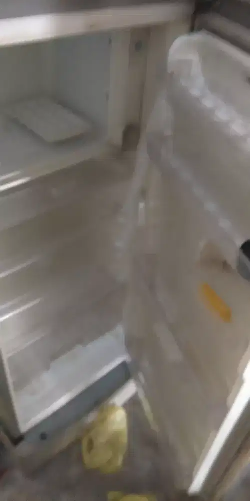 Di jual cepat kulkas450 ngo