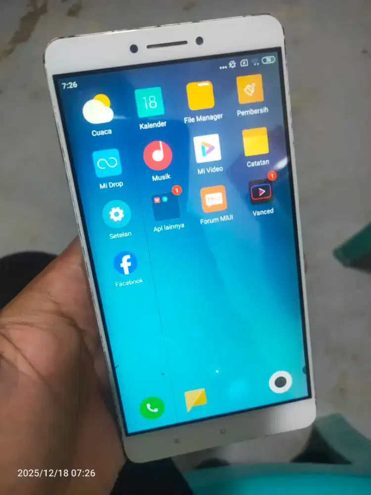 Xiaomi mimax  3/32 Gb
