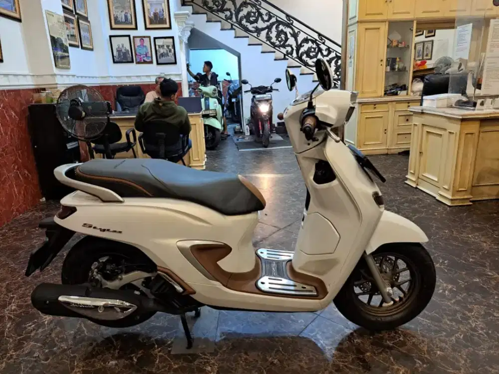 HUB DEDI DP 4 JT STYLO 160 ABS THN 2025 KM LOW KTP DAERAH BISA KREDIT