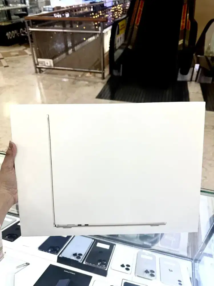 Macbook Air M2 15 - inch 2023 ID/A iBox 8GB/256GB Starlight