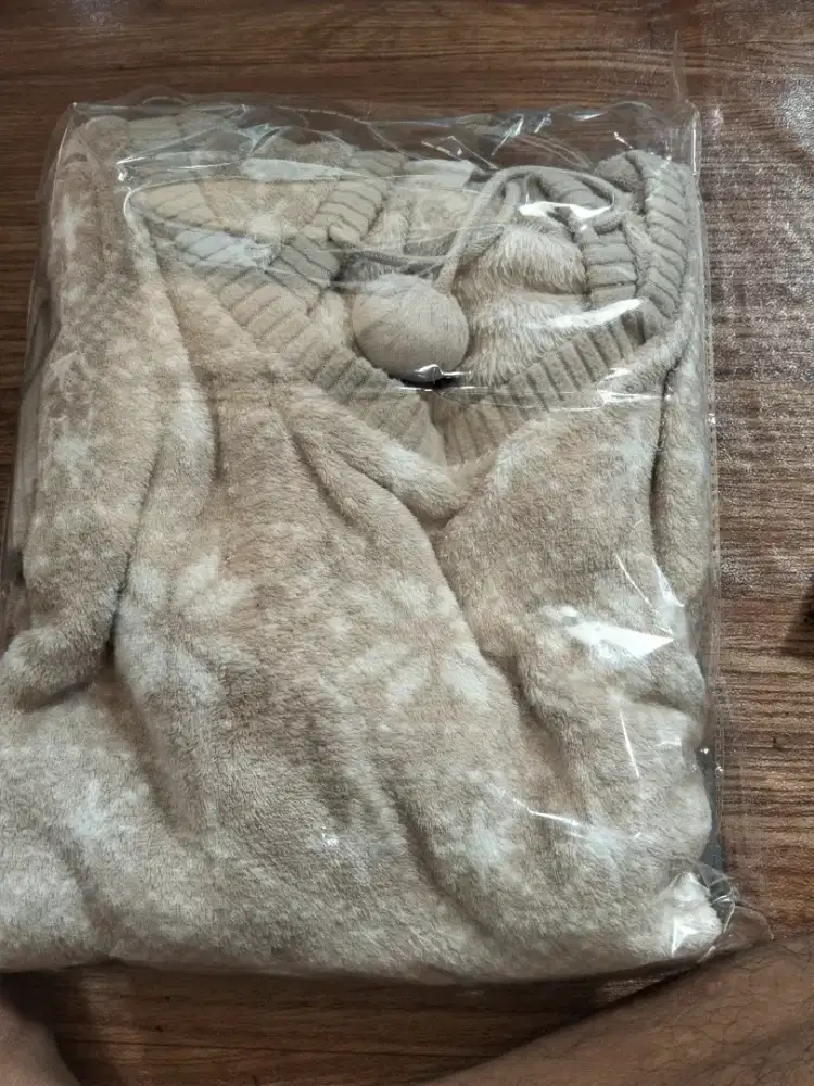 Rompi bulu berkupluk