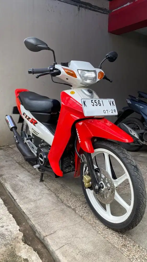 Yamaha F1ZR / FIZR 2002 Original Marlboro