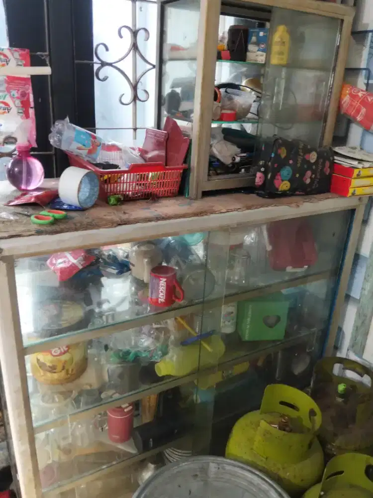 Etalase warung layak pakai