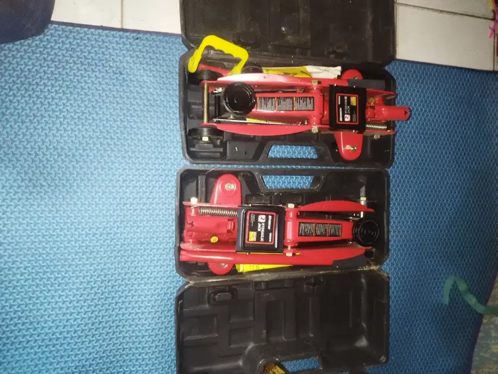 Dongkrak Mobil 2 Ton