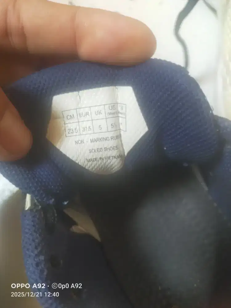 Jual Bu sepatu olah raga YONEX