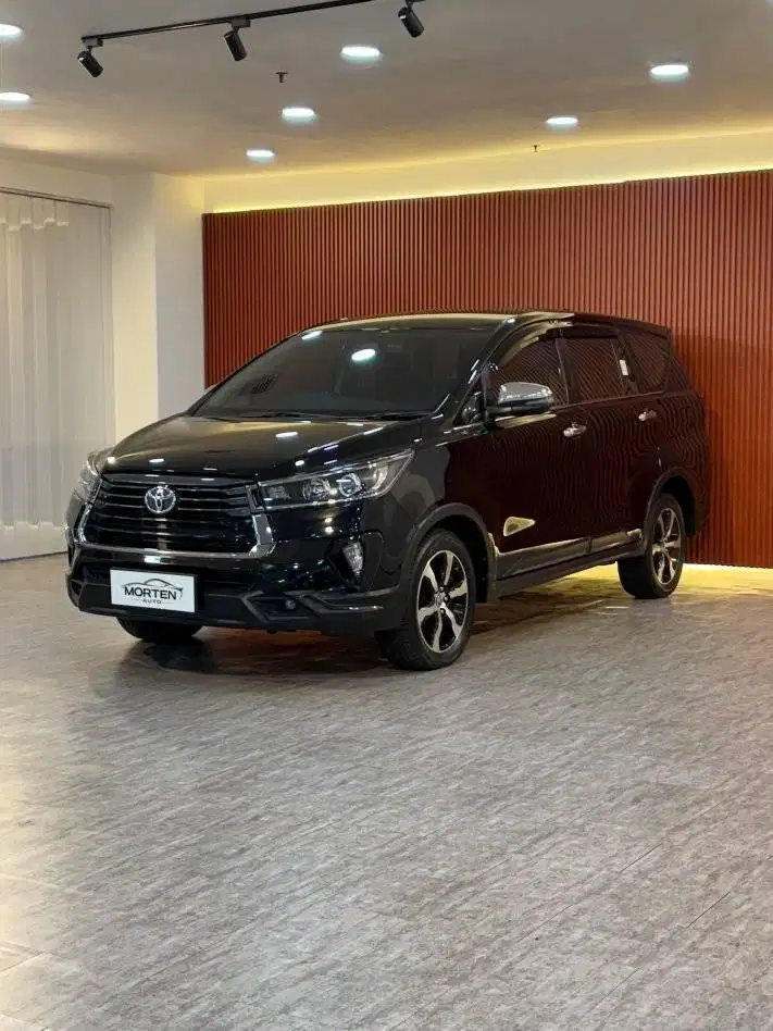 Toyota Kijang Innova Rebron Venturer 2.4 AT Tahun 2022 Km 36 Rb Recrod
