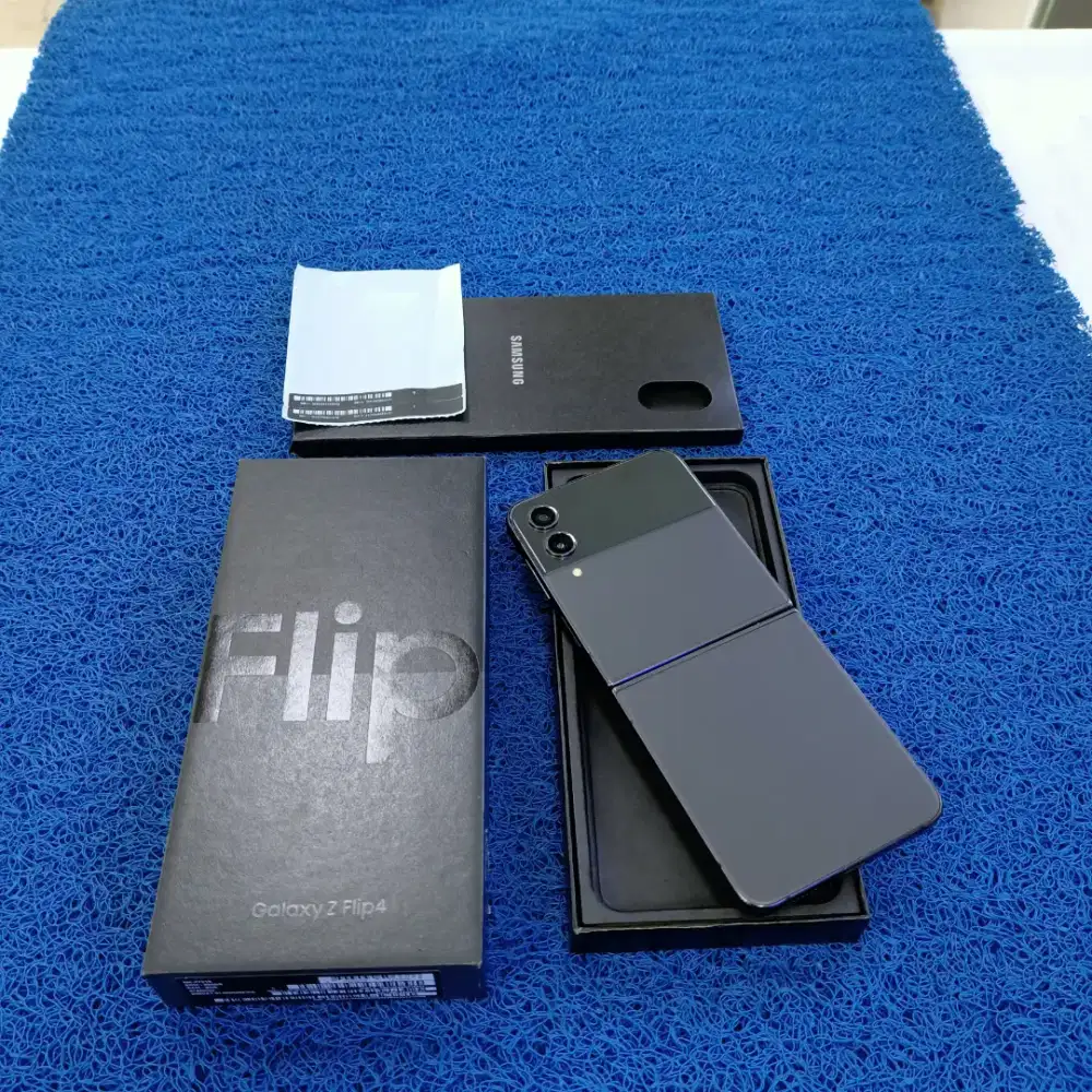 Samsung Galaxy Z Flip 4 8/256gb 99% like new Ex grs resmi sein