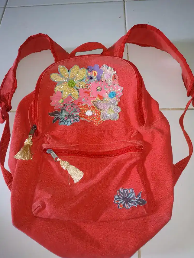 Tas ransel wanita
