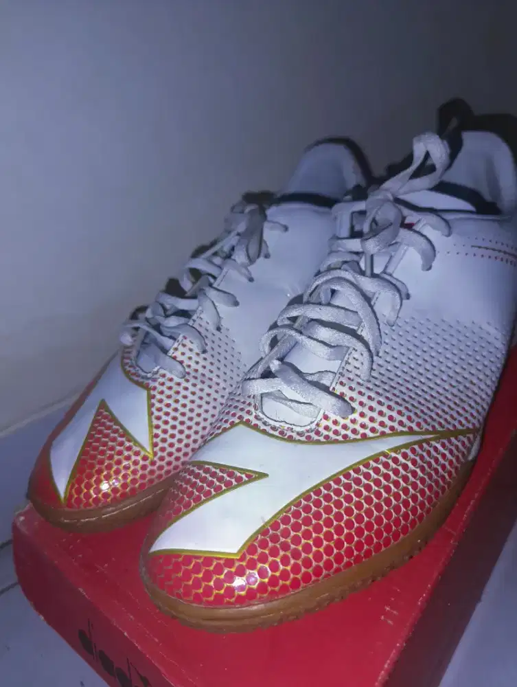 Sepatu Futsal Diadora size 44