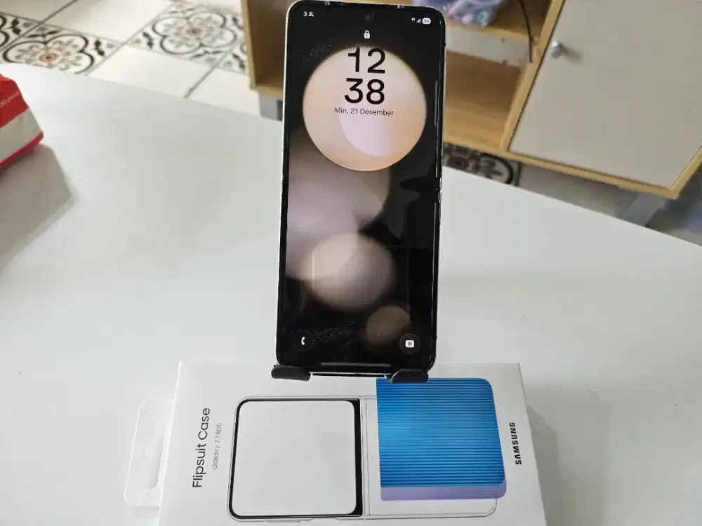 SAMSUNG GALAXY FLIP 5