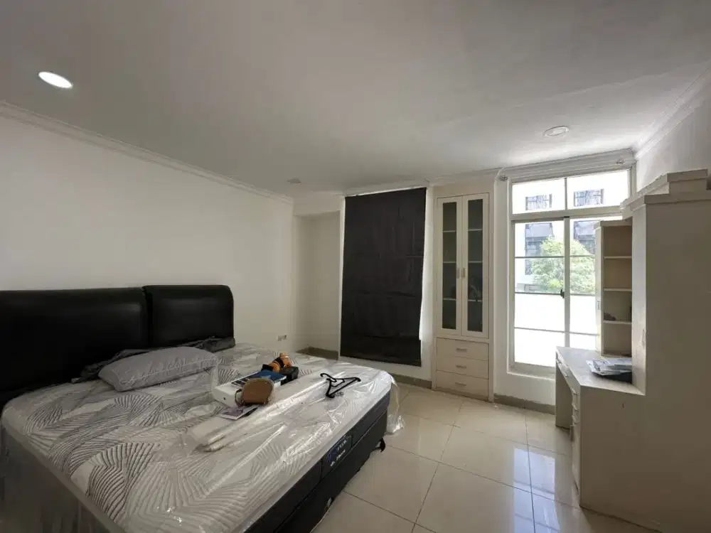 Rumah di Johar Golf Pantai Indah Kapuk Dekat Mall PIK Avenue