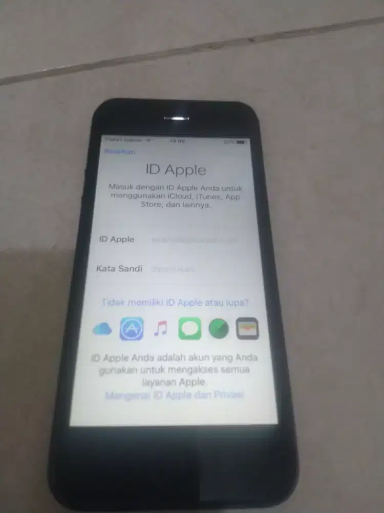 Hp iPhone 4s kondisi