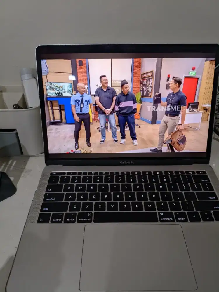 Macbook Pro 2017 8/128