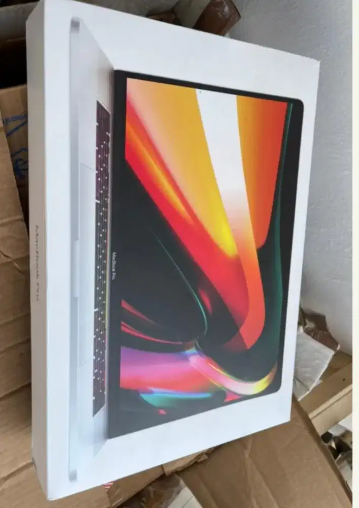 Macbook pro 16 inch 2019 i9 processor 32gb ram ssd 1tb