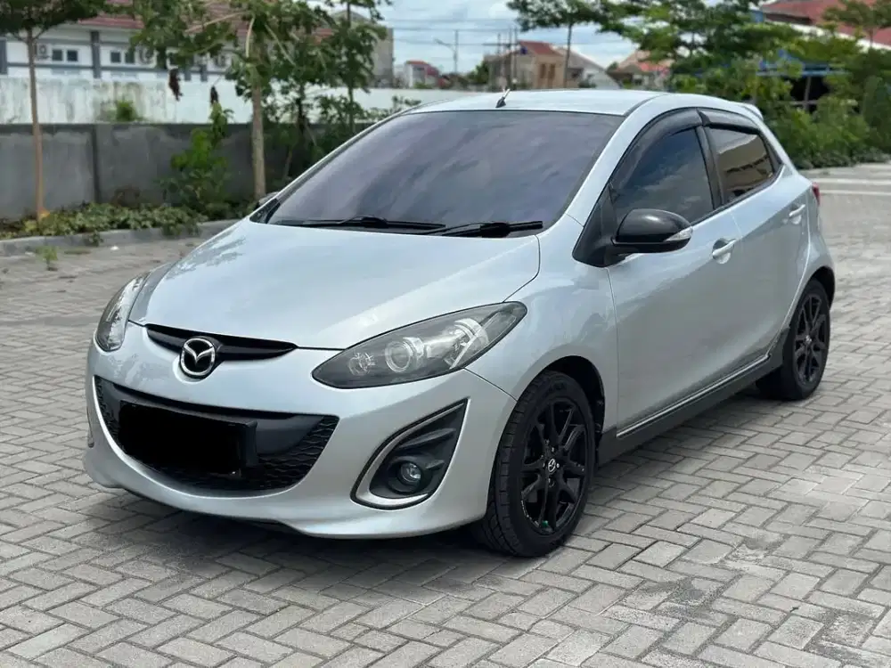 MAZDA 2 RZ 2013
