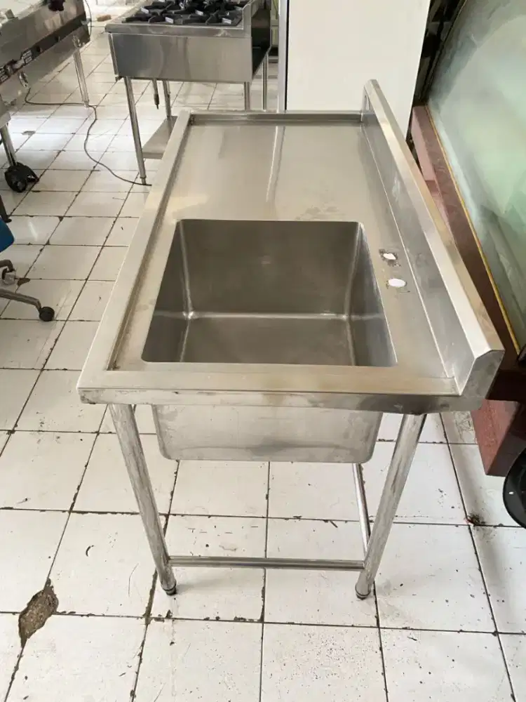 Sink sayap kiri ukuran 130X65X85 ukuran lubang 
50X45X30

Harga  2,8jt