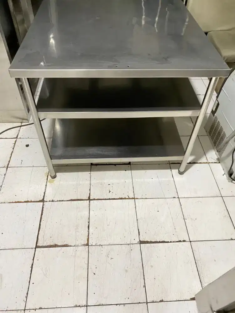 Meja 3 susun ukuran 120x100x85

Harga : 2,8jt