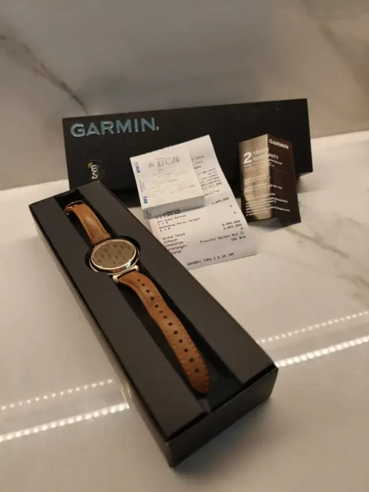 Jam tangan Garmin Lily 2 classic cream gold / Tan leather band