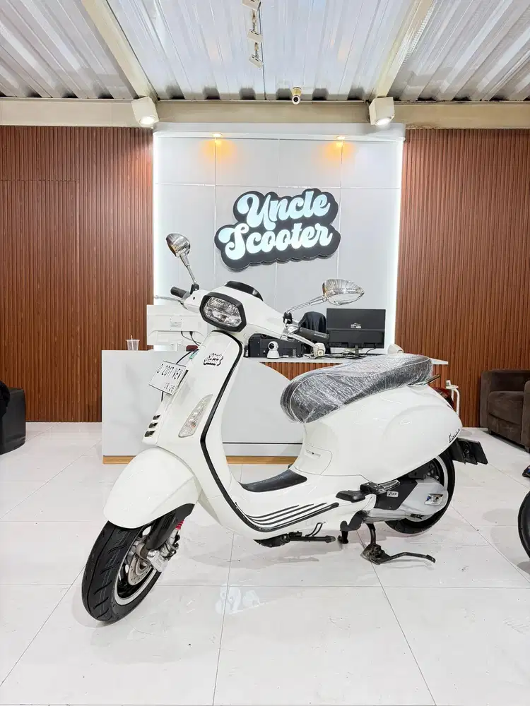Vespa Sprint iGET ABS FACELIFT 150ie Tahun 2021 Putih