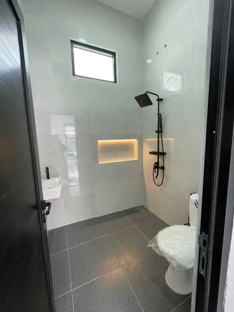 Jual Rumah Baru bagus semi furnis bangunan bata merah BSD kencana loka