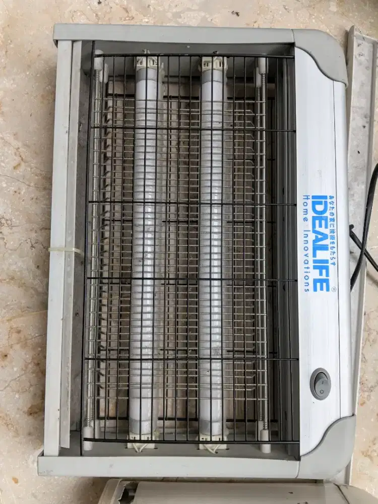 Lampu perangkap lalat dan nyamuk