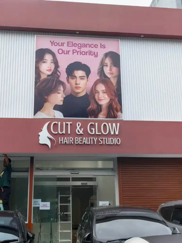 Hair stylist dan nail art