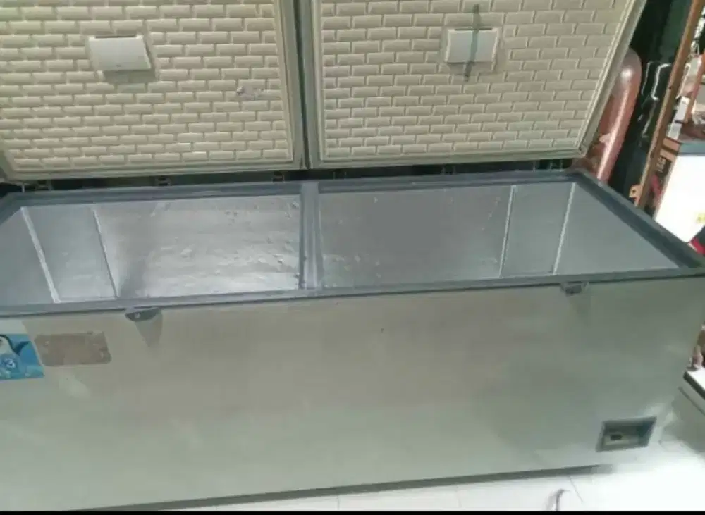 Freezer Box 1200 Liter Super Dingin Dan Beku