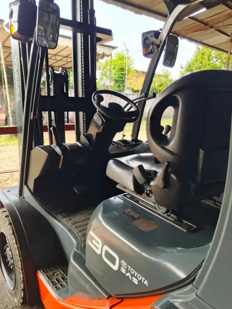 Forklift Toyota kapasitas 3 ton