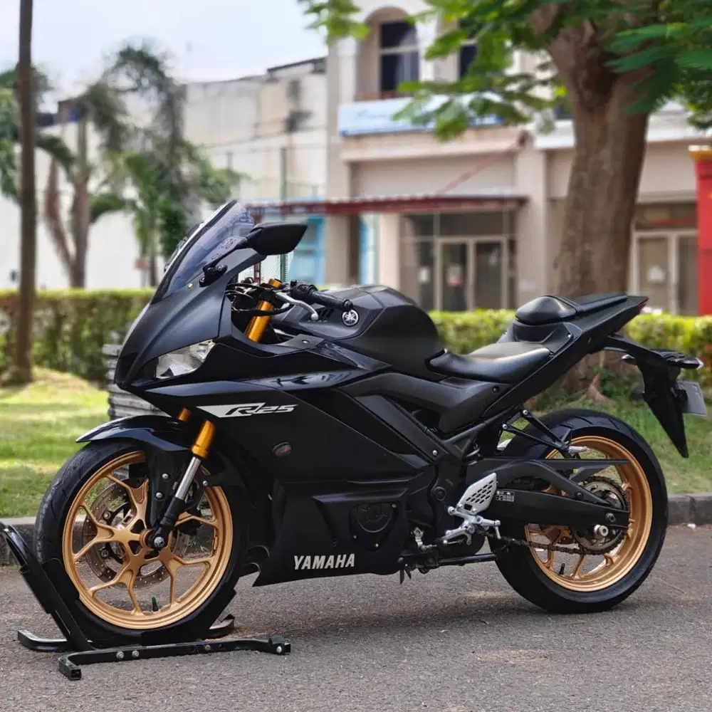 YAMAHA NEW R25 V2 2019 BLACK KM RENDAH PAJAK ON TANPA PR