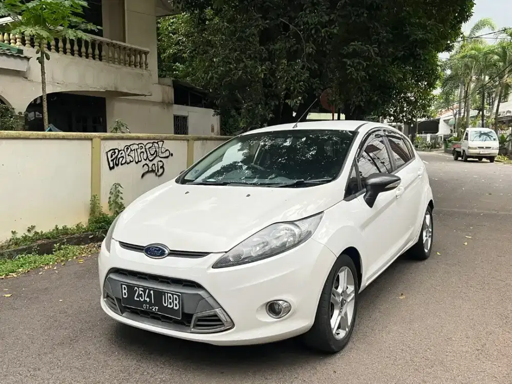 Ford fiesta S 1.6 automatik istimewa 2012