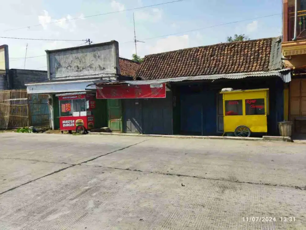 DIJUAL RUMAH 
JLN  : PASAR TAPEN
KEL. : TAPEN
KEC  :  KUDU
KAB  : JOMBANG