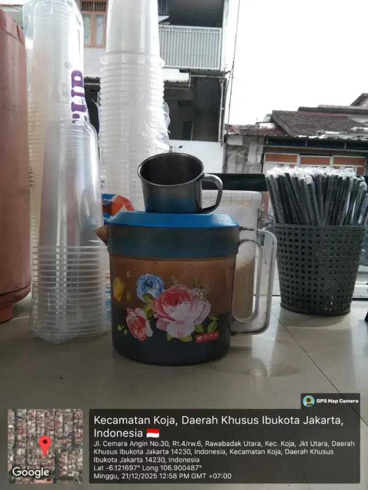 Dibutuhkan 2 karyawan teh solo ( dibaca dengan baik  )