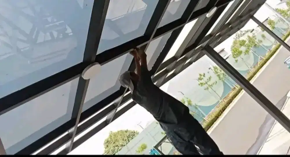 Jasa Pasang Sticker kaca film Rumah