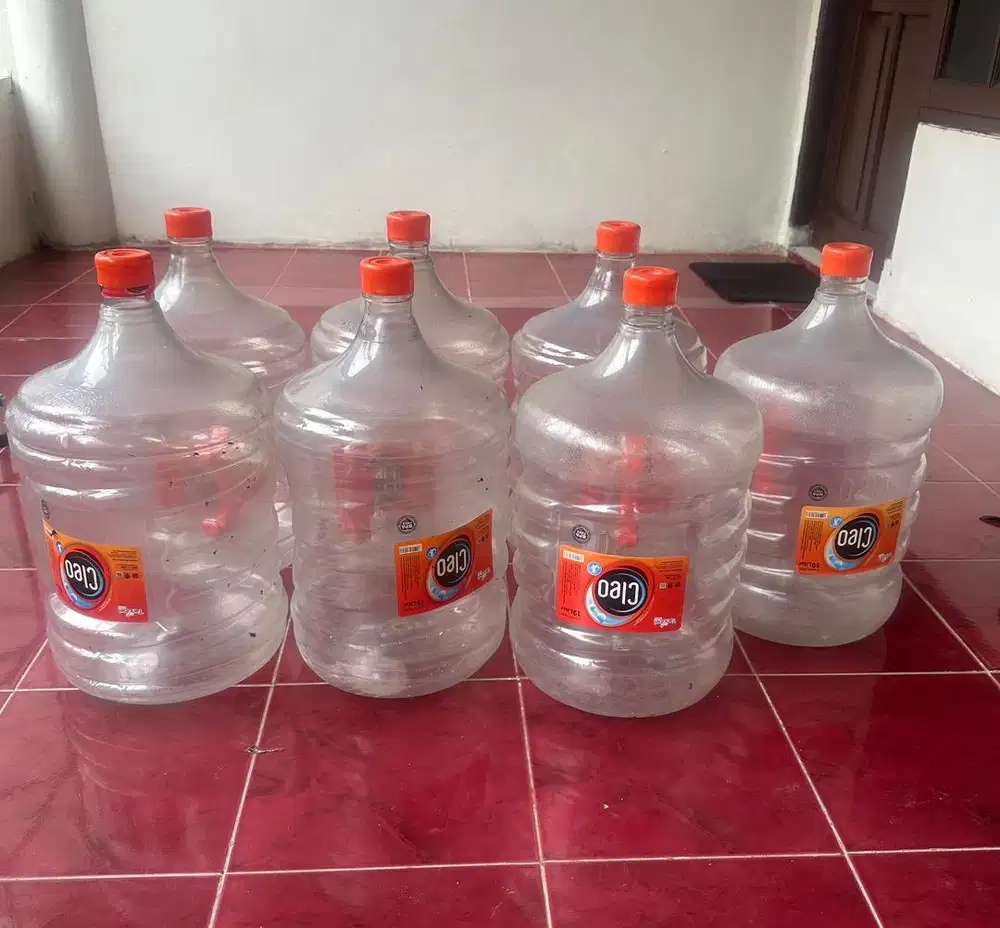 Dijual galon kosong cleo
