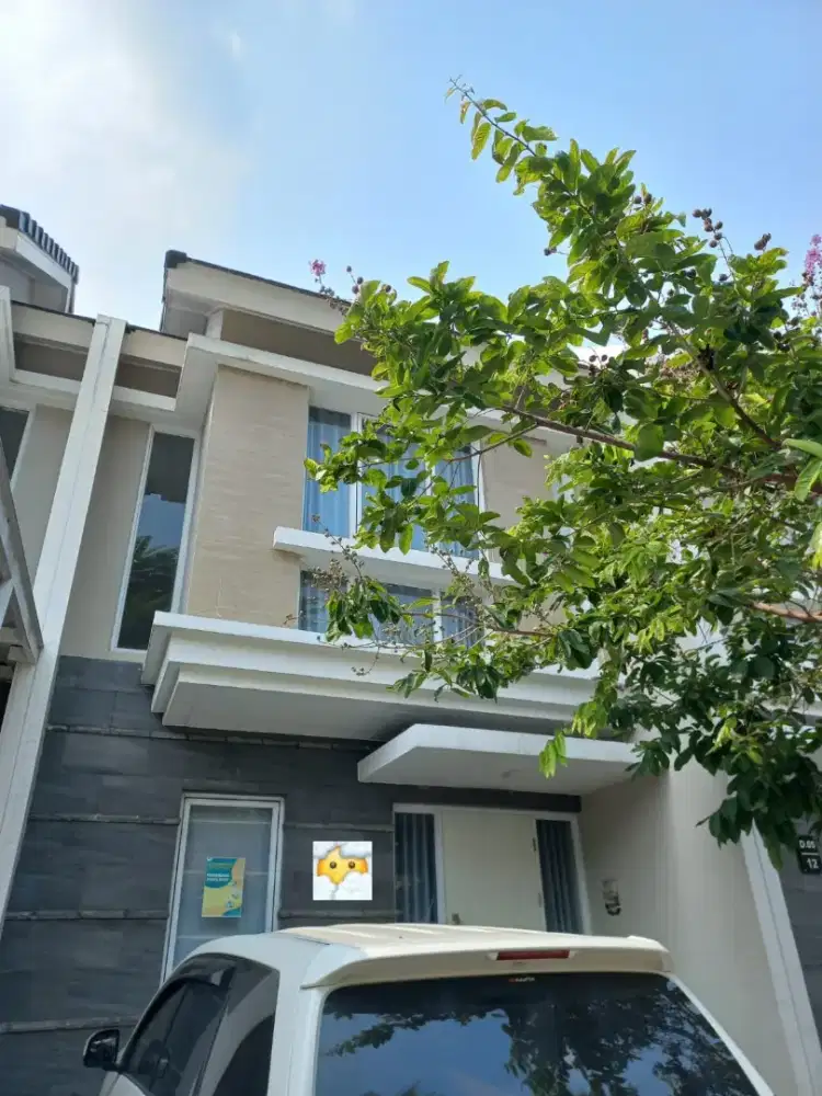 Disewakan: Rumah 2 lantai dalam Cluster