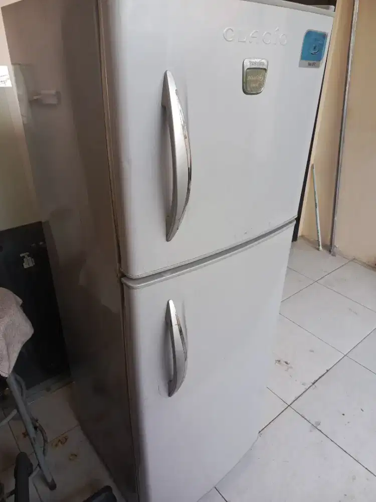 Kulkas Toshiba Glacio Masih Berfungsi Normal