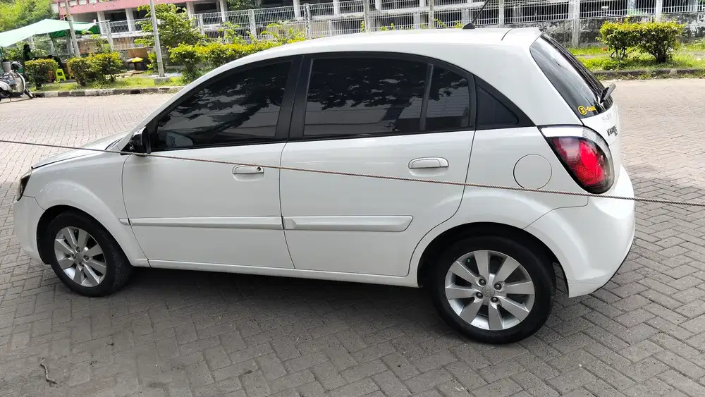 Kia Rio 2011 Bensin