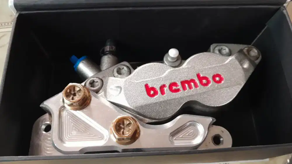 Kaliper copy brembo breket 220mm