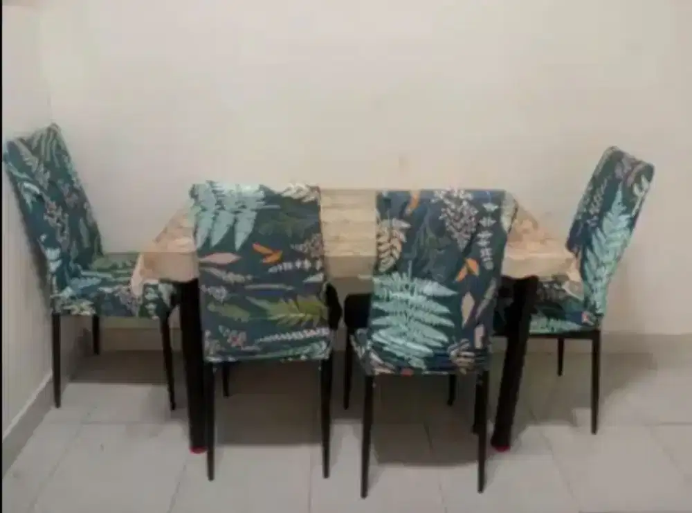 Dijual Meja Makan Minimalis 4 Kursi