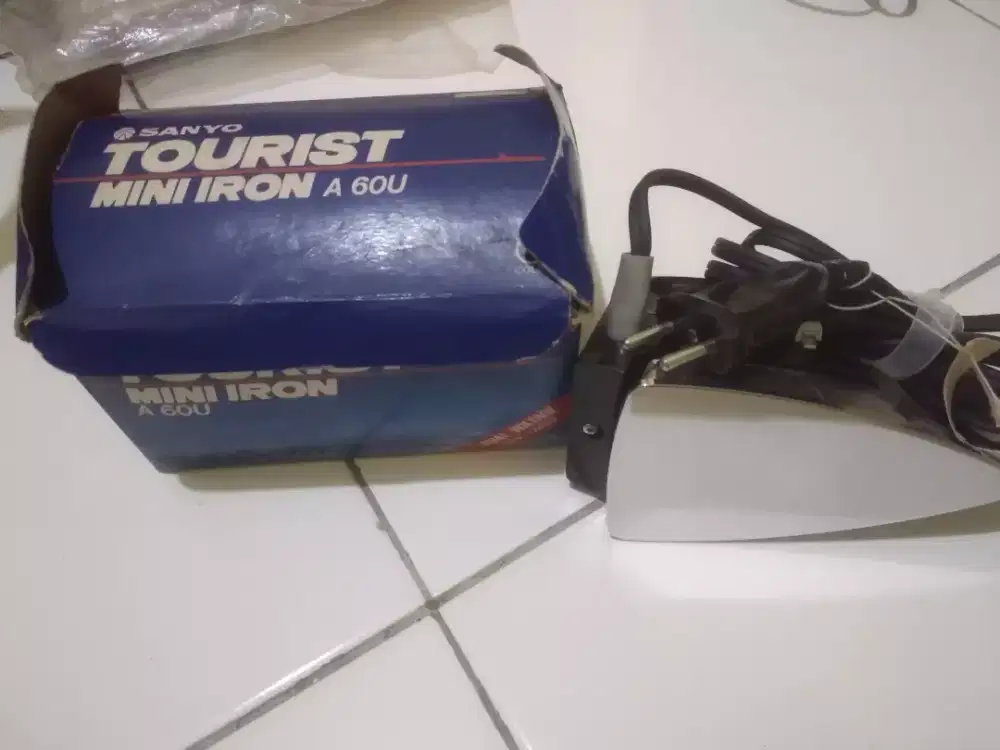 Setrika portabel mini merk SANYO