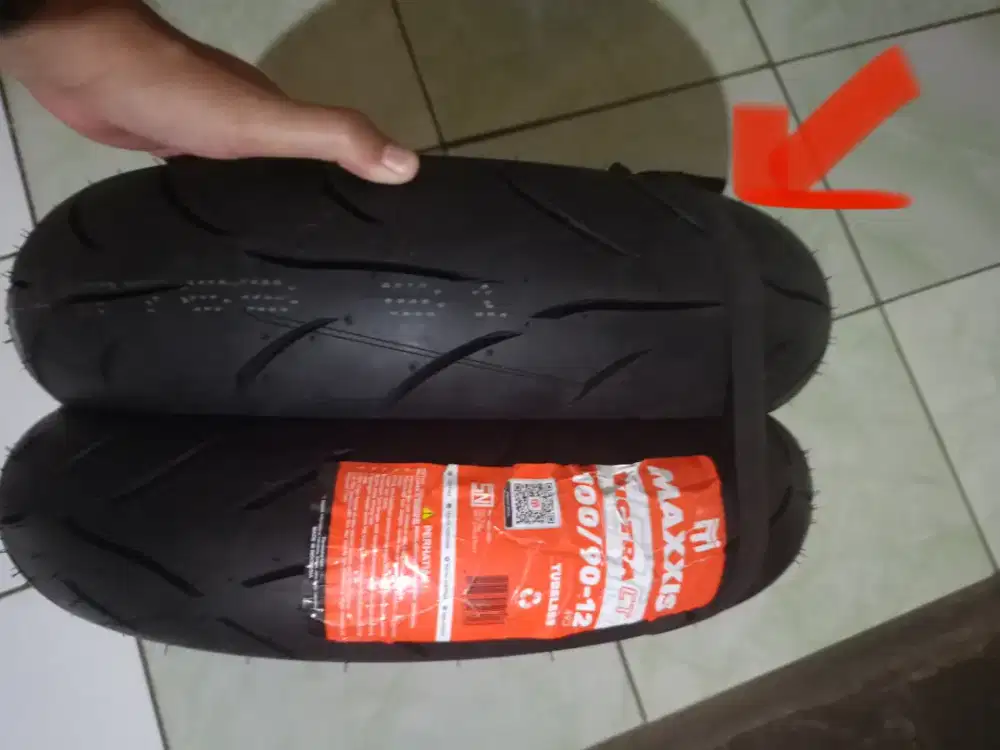 Ban Tubles Maxxis victra 110/90 ring 12