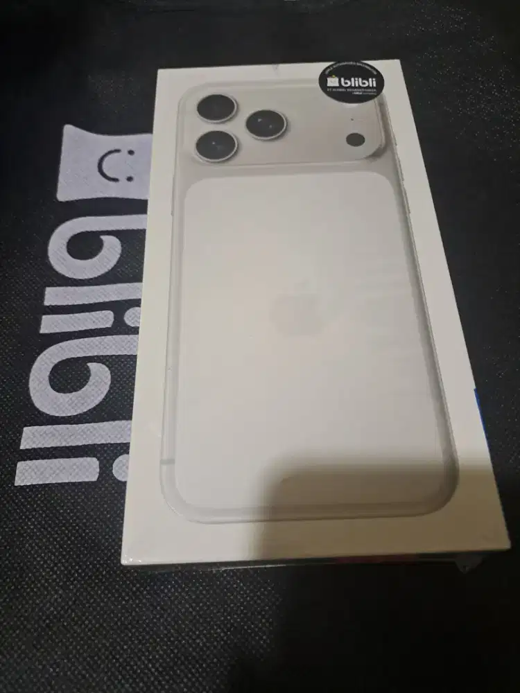 Iphone 17 promax 256 silver cc 7