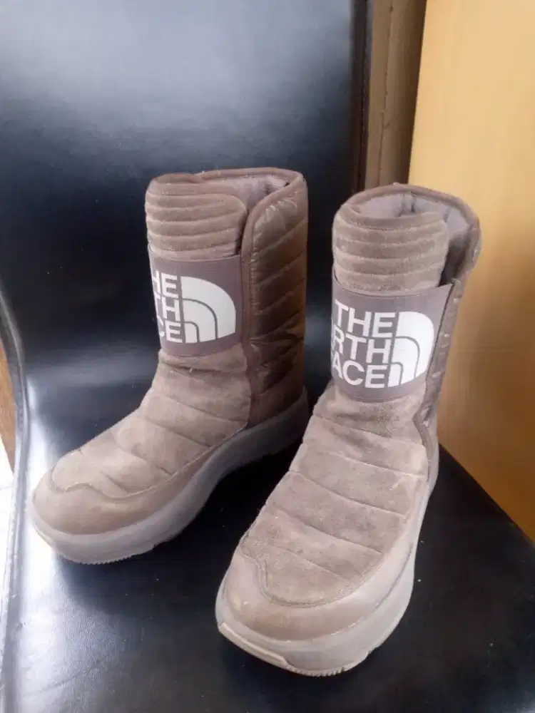 Sepatu original THE NORTH FACE size 37