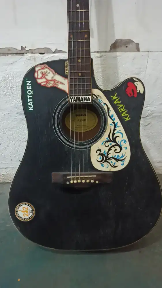 Gitar akustik yamaha