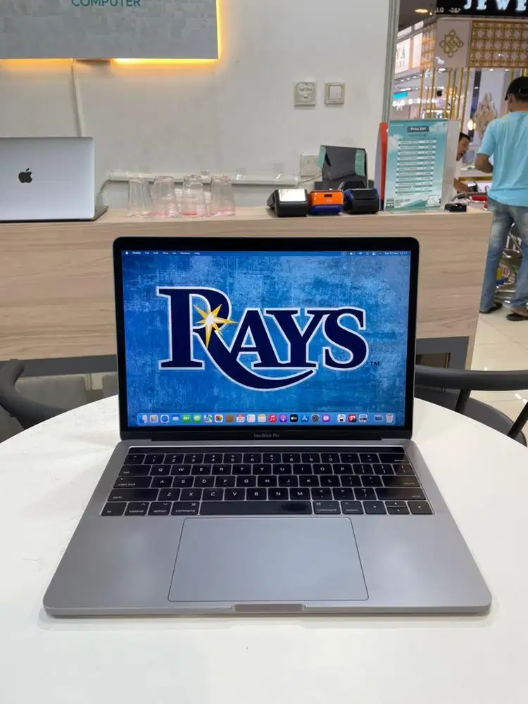 Macbook pro i5 2017 16/256GB