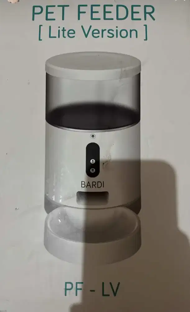 Pet feeder masih segel